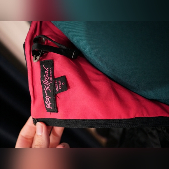 Betsey Johnson crinoline zipper dress, black and pink, size 0, straps optional - Picture 8 of 8